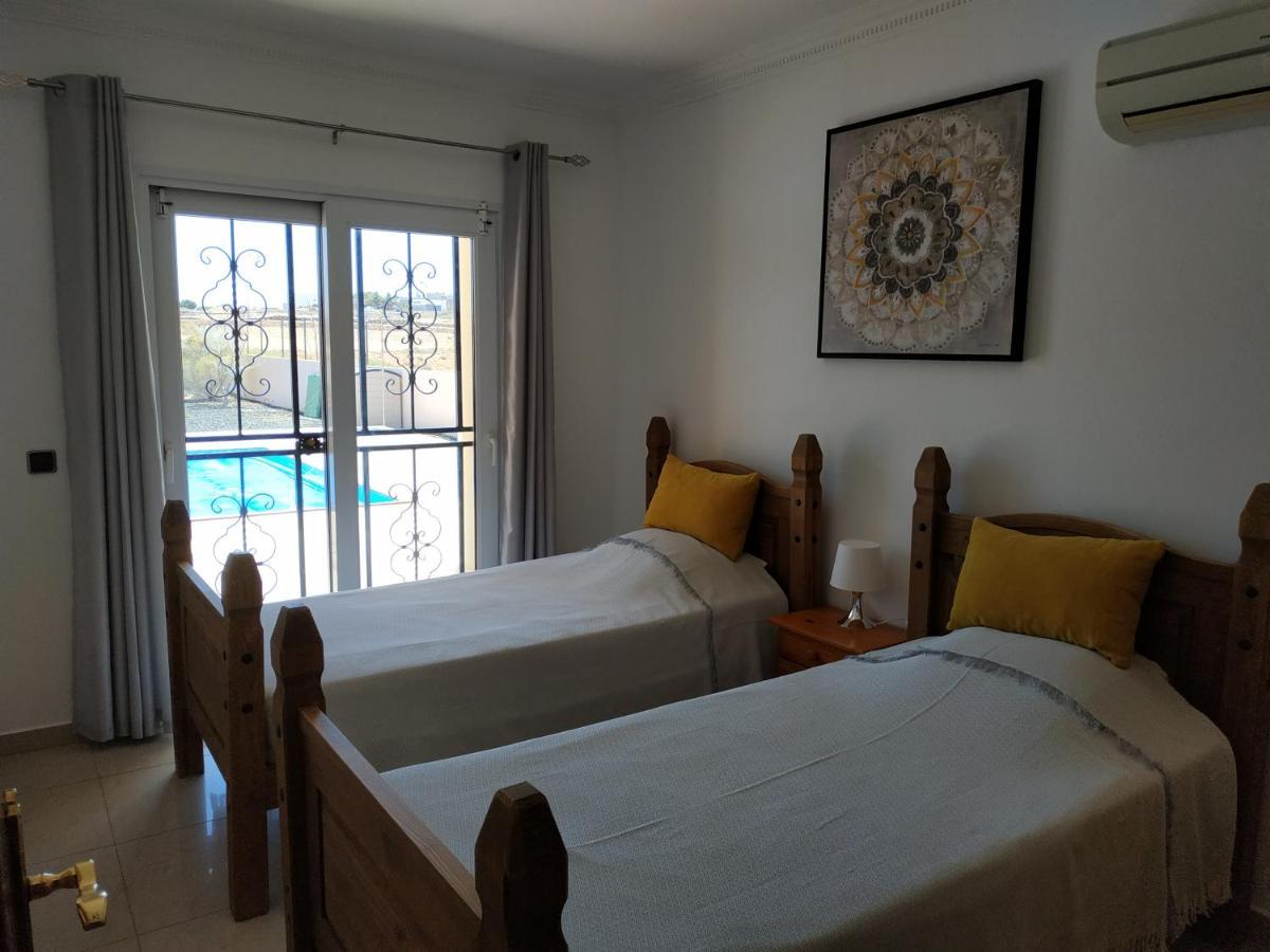 Villa Casa Del Sol 3 Bedroom Villa With Private Solar Covered 12M X 6M Pool Minimum Stay 7 Nights Chromecast And Wifi Throughout The Property Triquivijate Dış mekan fotoğraf