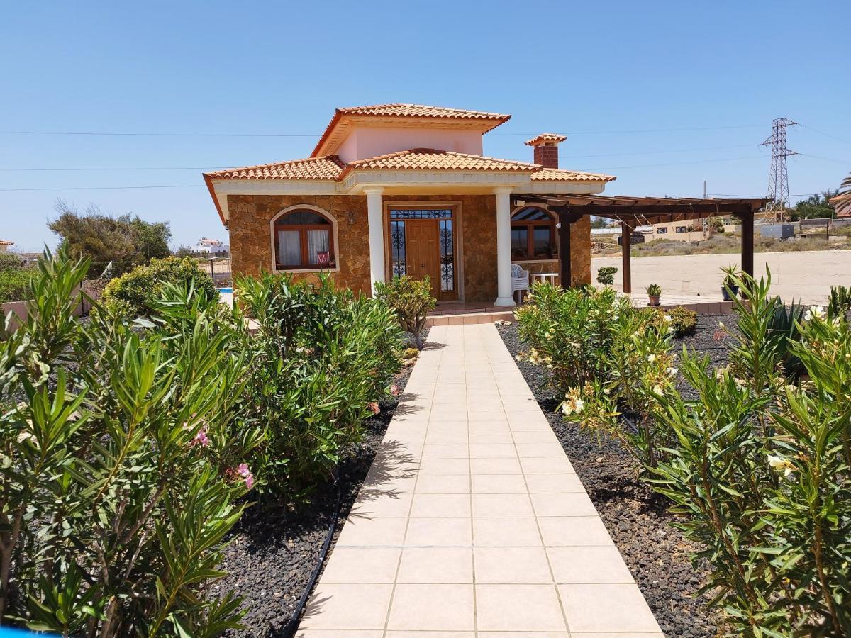 Villa Casa Del Sol 3 Bedroom Villa With Private Solar Covered 12M X 6M Pool Minimum Stay 7 Nights Chromecast And Wifi Throughout The Property Triquivijate Dış mekan fotoğraf