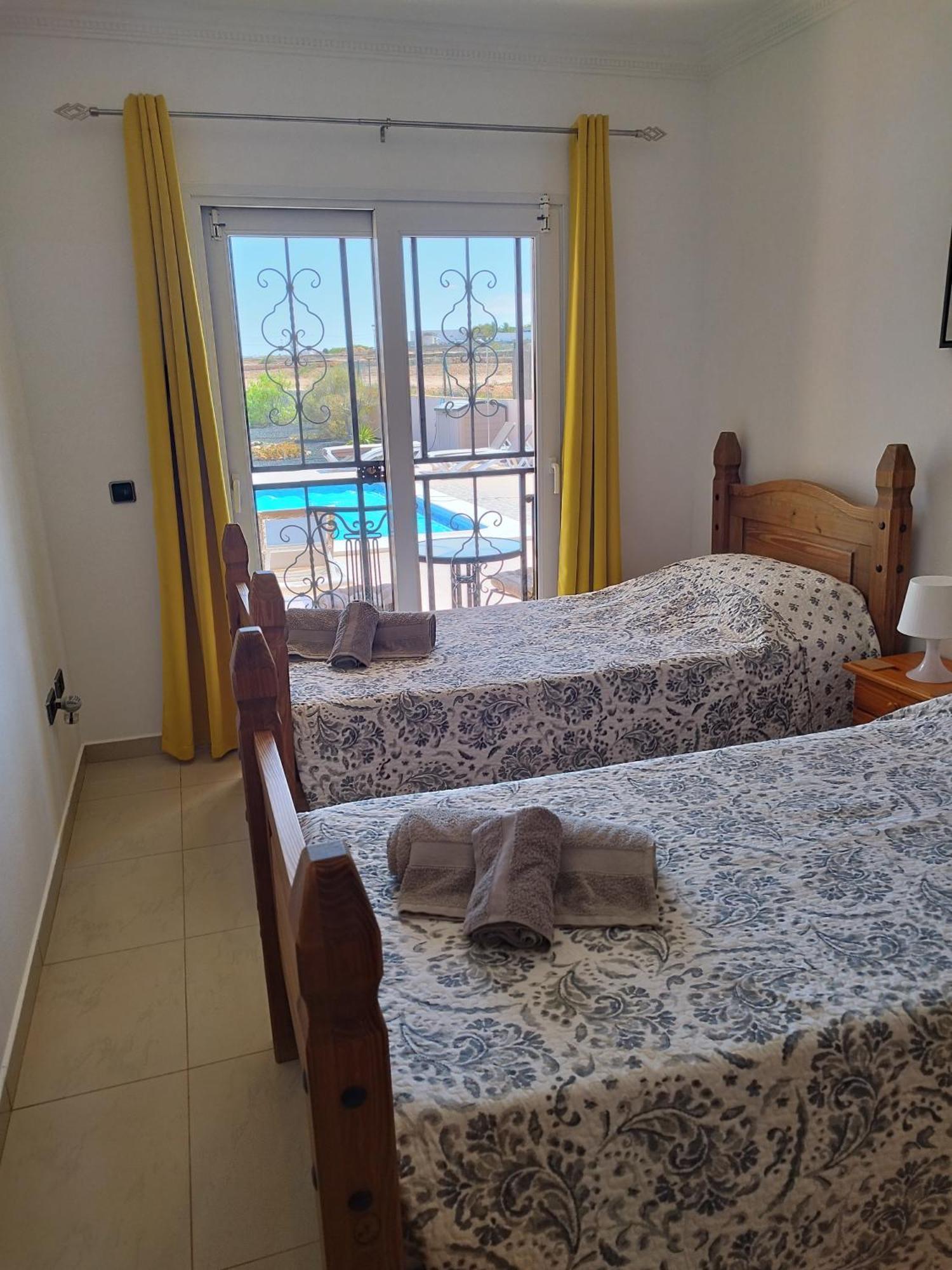 Villa Casa Del Sol 3 Bedroom Villa With Private Solar Covered 12M X 6M Pool Minimum Stay 7 Nights Chromecast And Wifi Throughout The Property Triquivijate Dış mekan fotoğraf